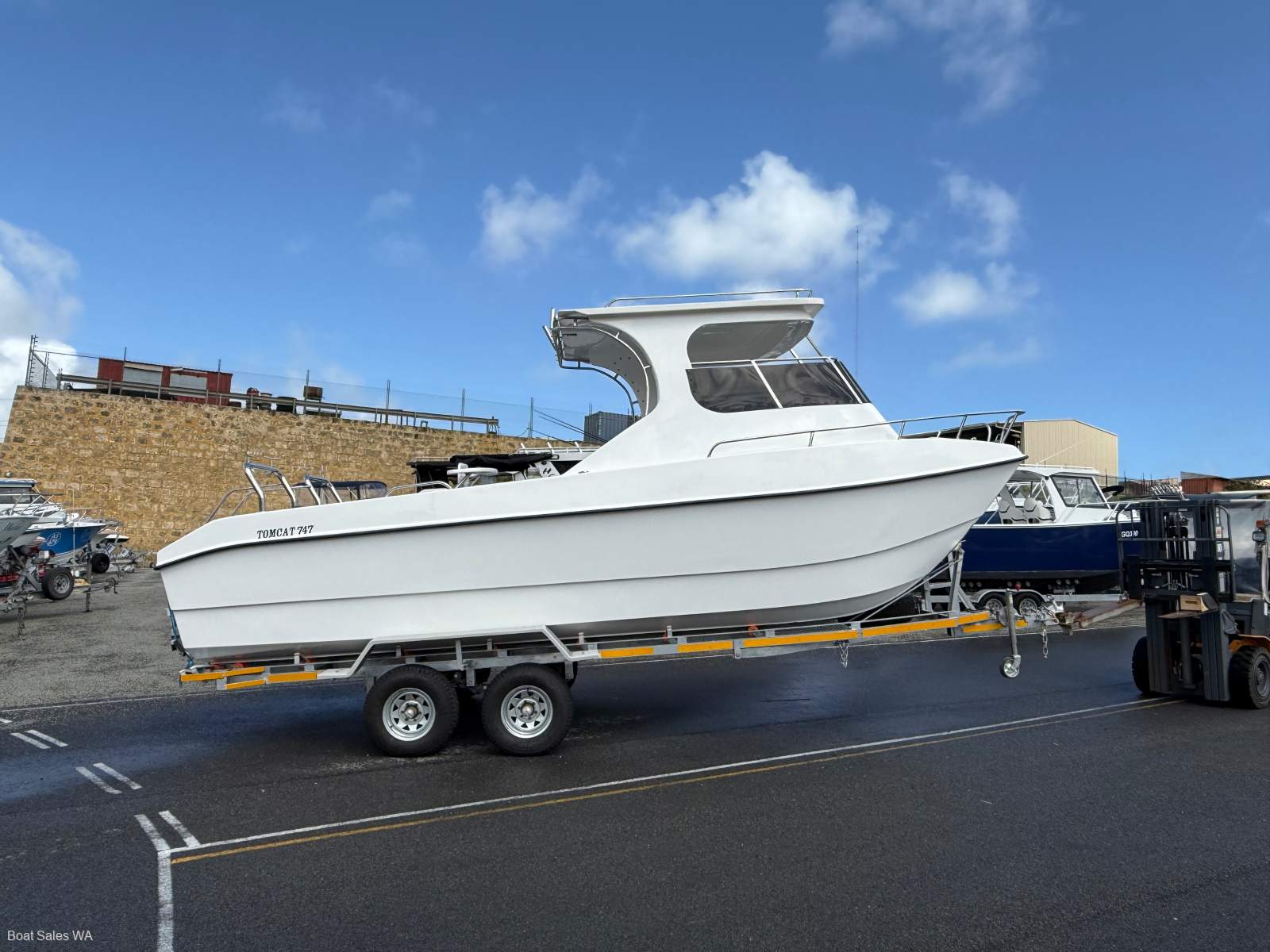 Tom Cat TOMCAT 747 NEW HULL AND TRAILER PACKAGE