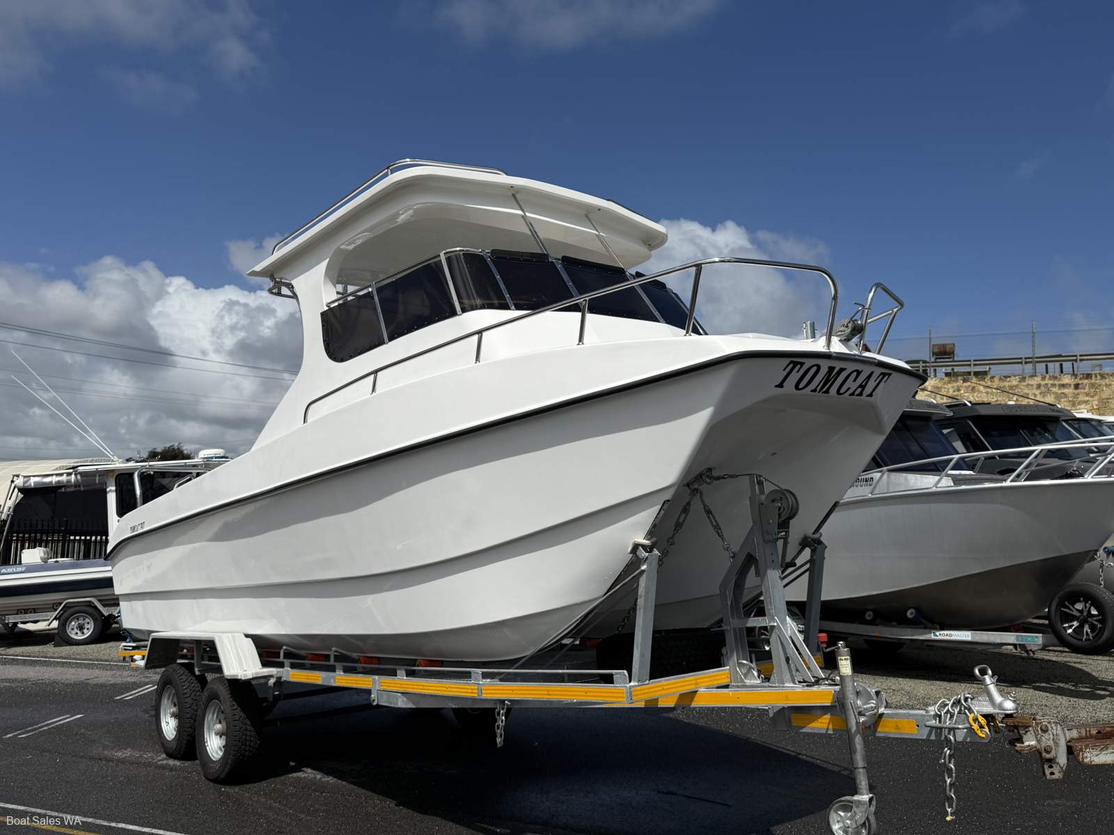 Tom Cat TOMCAT 747 NEW HULL AND TRAILER PACKAGE