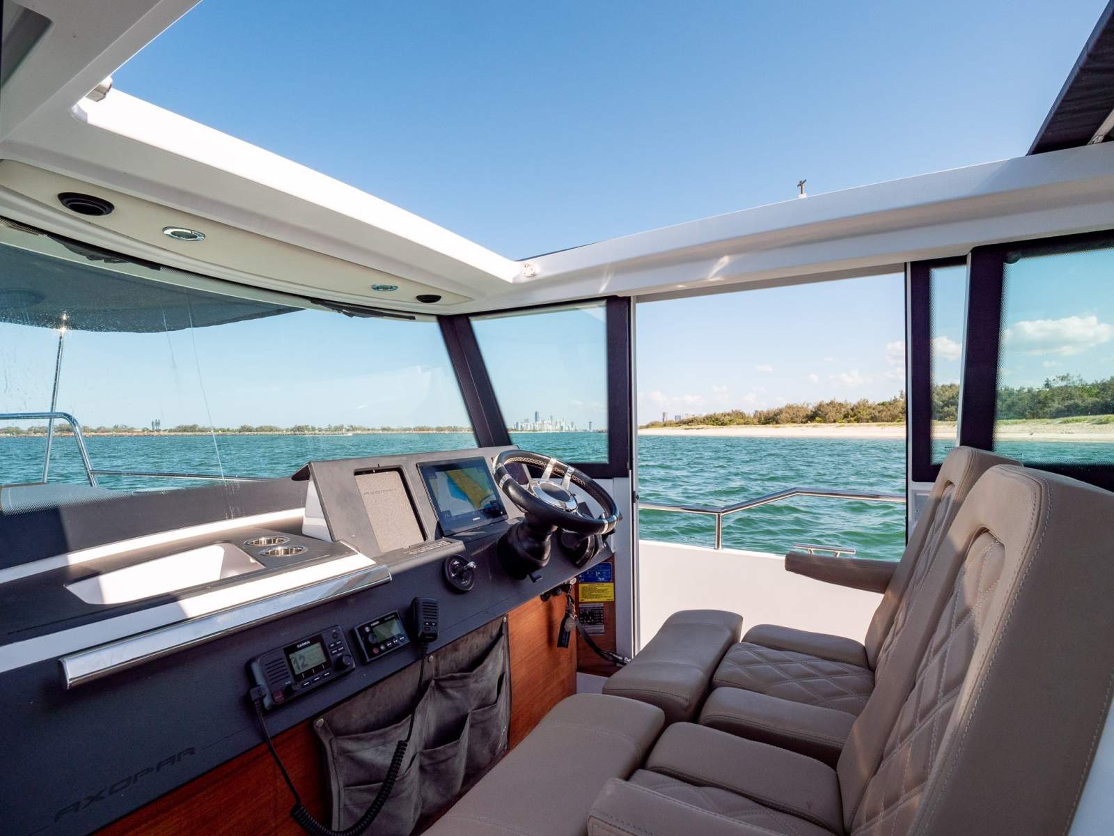 Axopar 28 Aft cabin
