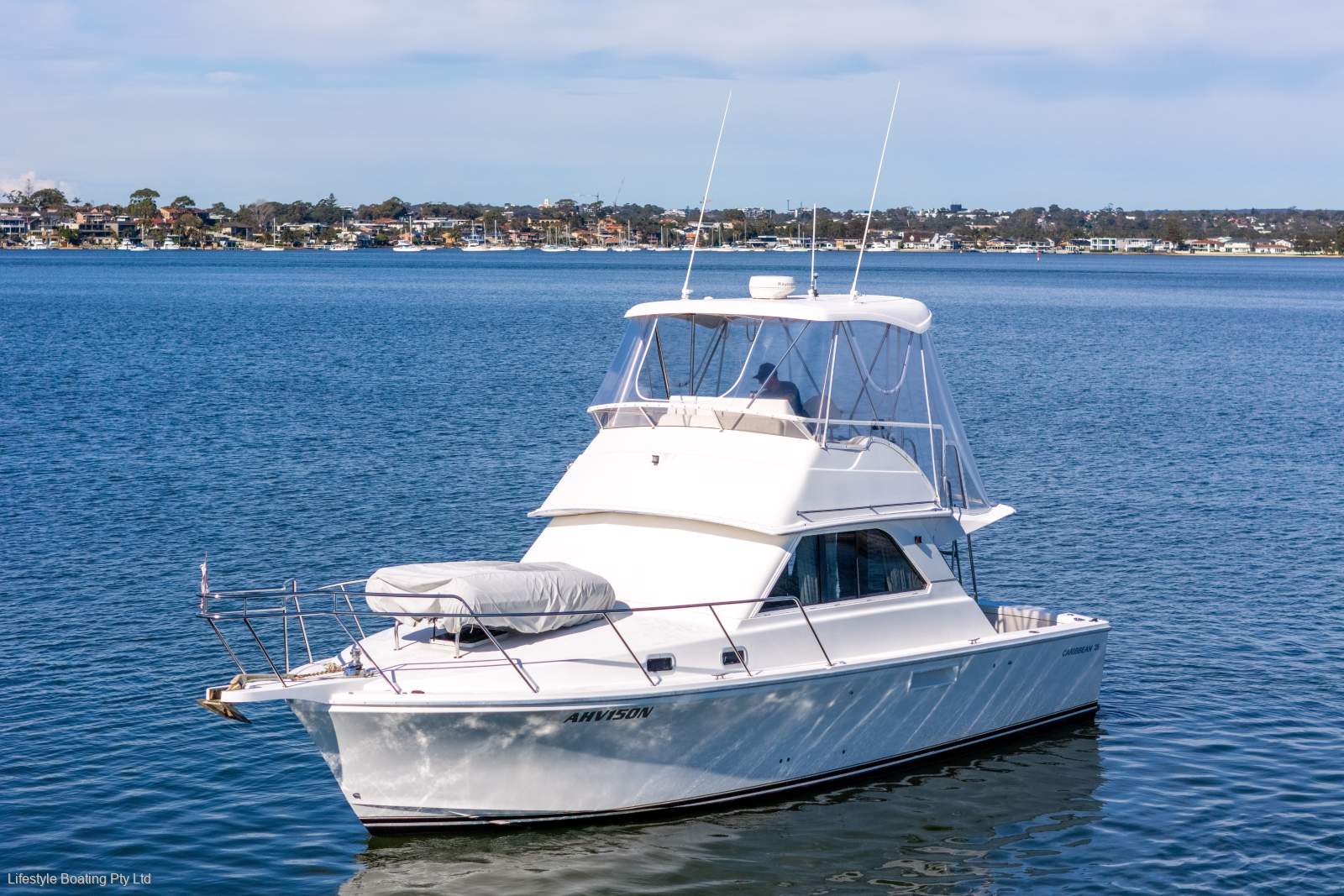 Caribbean 35 Flybridge Cruiser