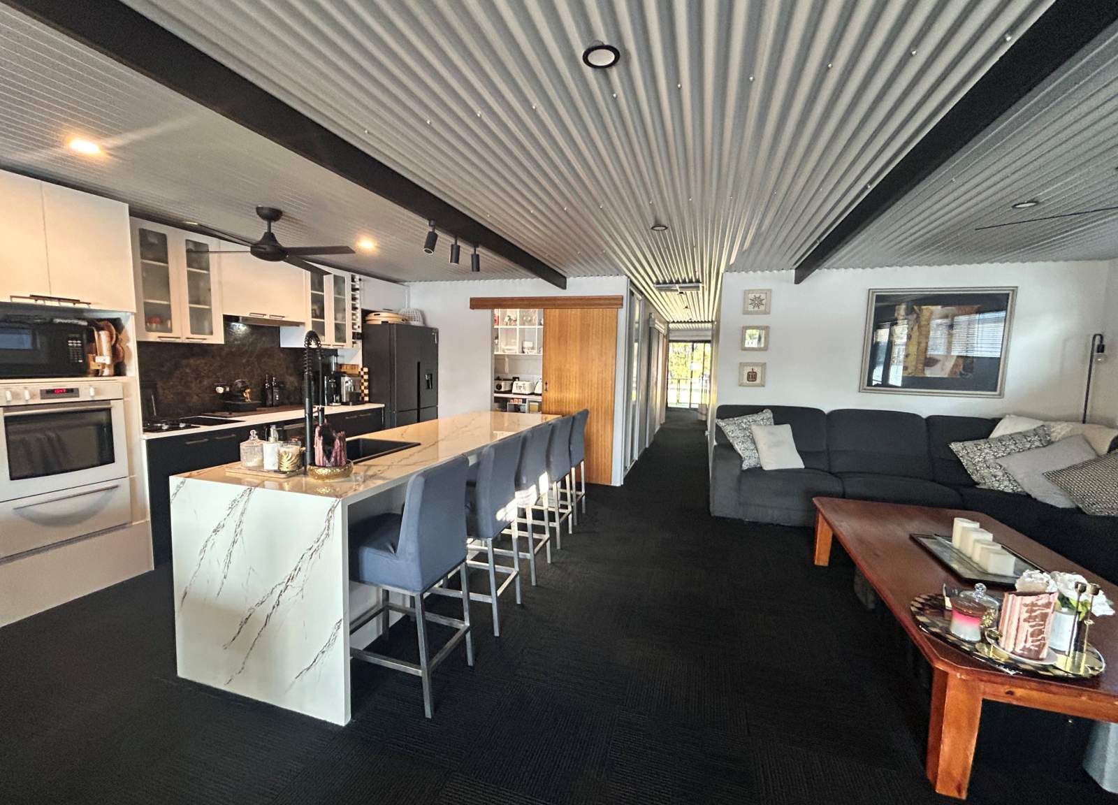 Trilogy - Luxury 2022 Built Houseboat