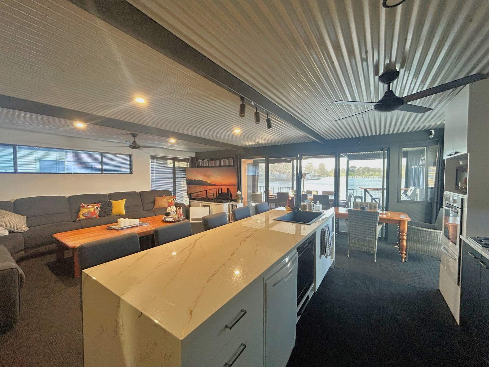 Trilogy - Luxury 2022 Built Houseboat