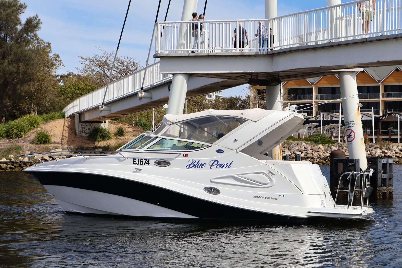 Mustang 3000 Sportscruiser