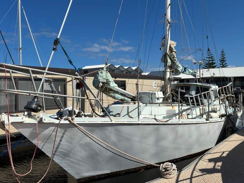 Boro Cutter Rig Steel Sloop