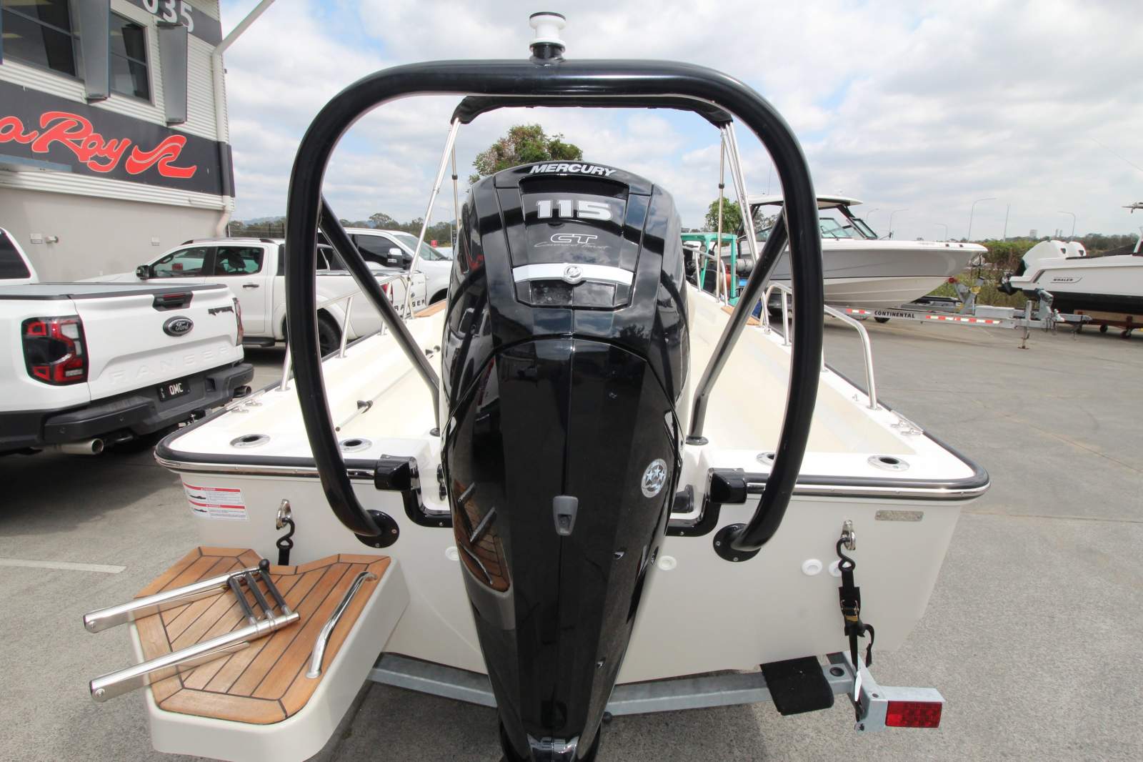 Boston Whaler 170 Montauk Centre Console