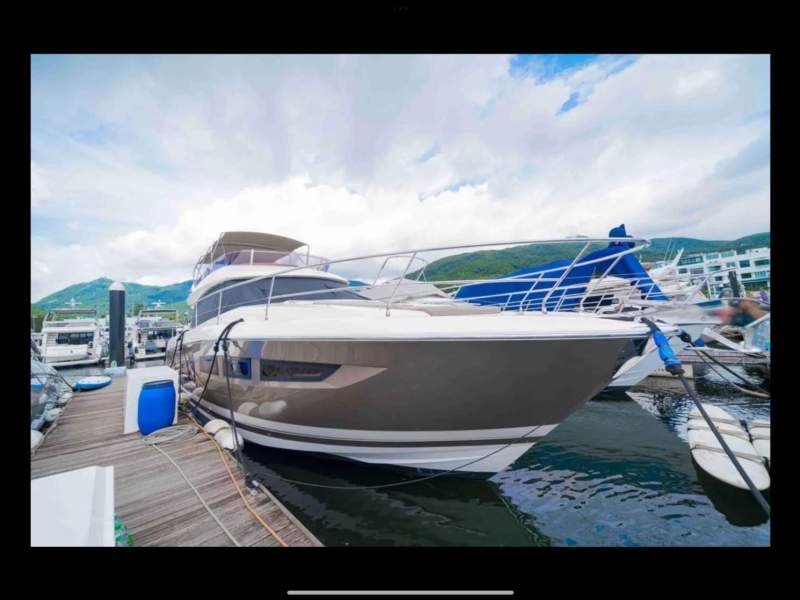 Prestige 550 Fly