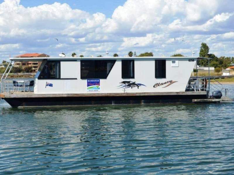 Clancy - Mandurah House Boats fleet