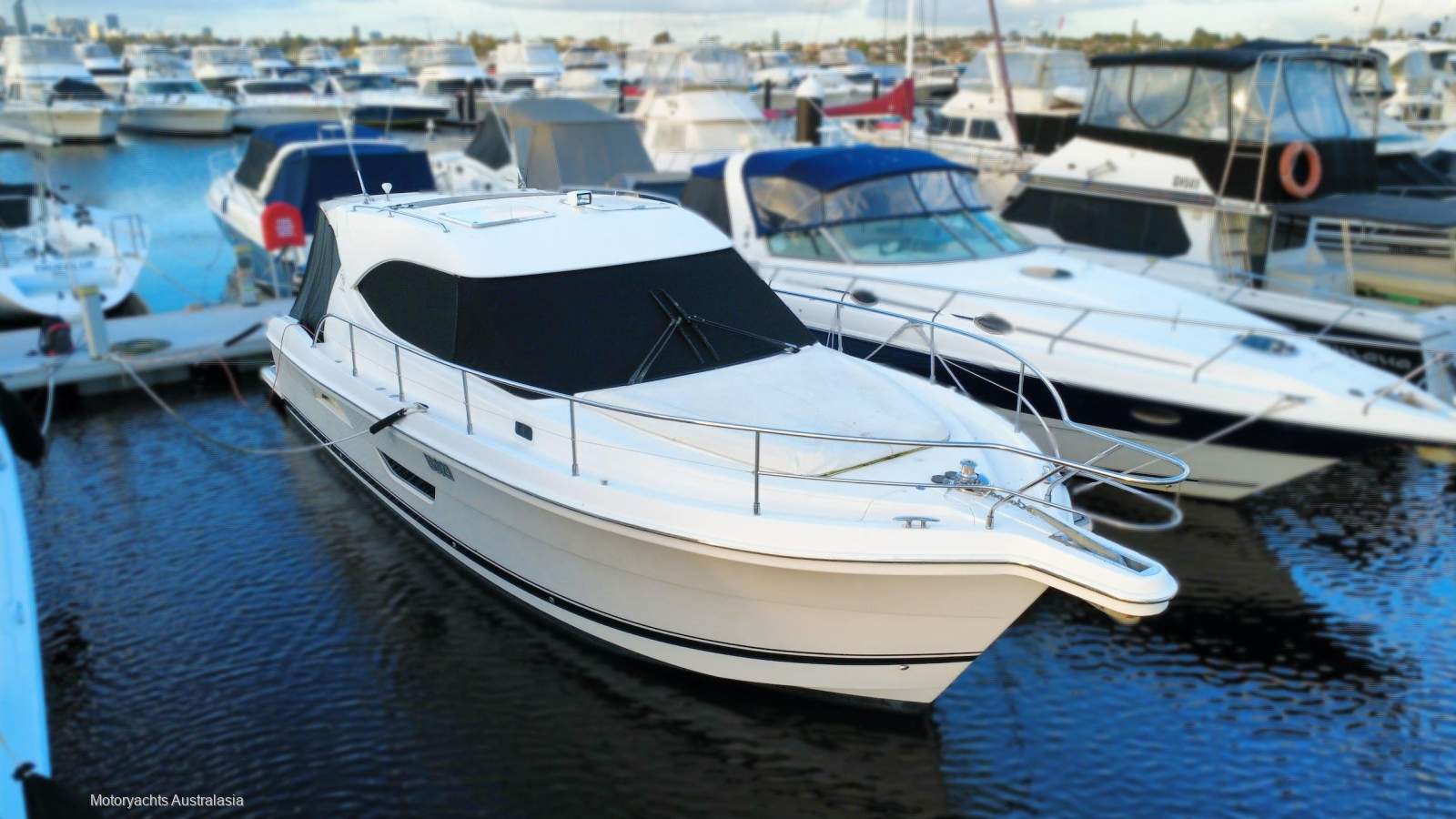 Riviera 3600 Sport Yacht Series 11