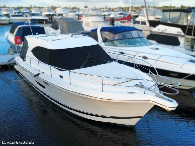 Riviera 3600 Sport Yacht Series 11