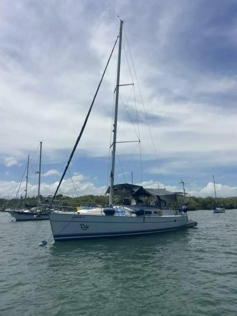 Hunter 44 Deck Saloon