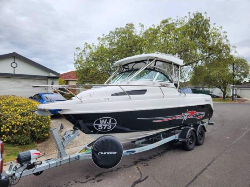 Haines Hunter 625 Offshore Hard Top