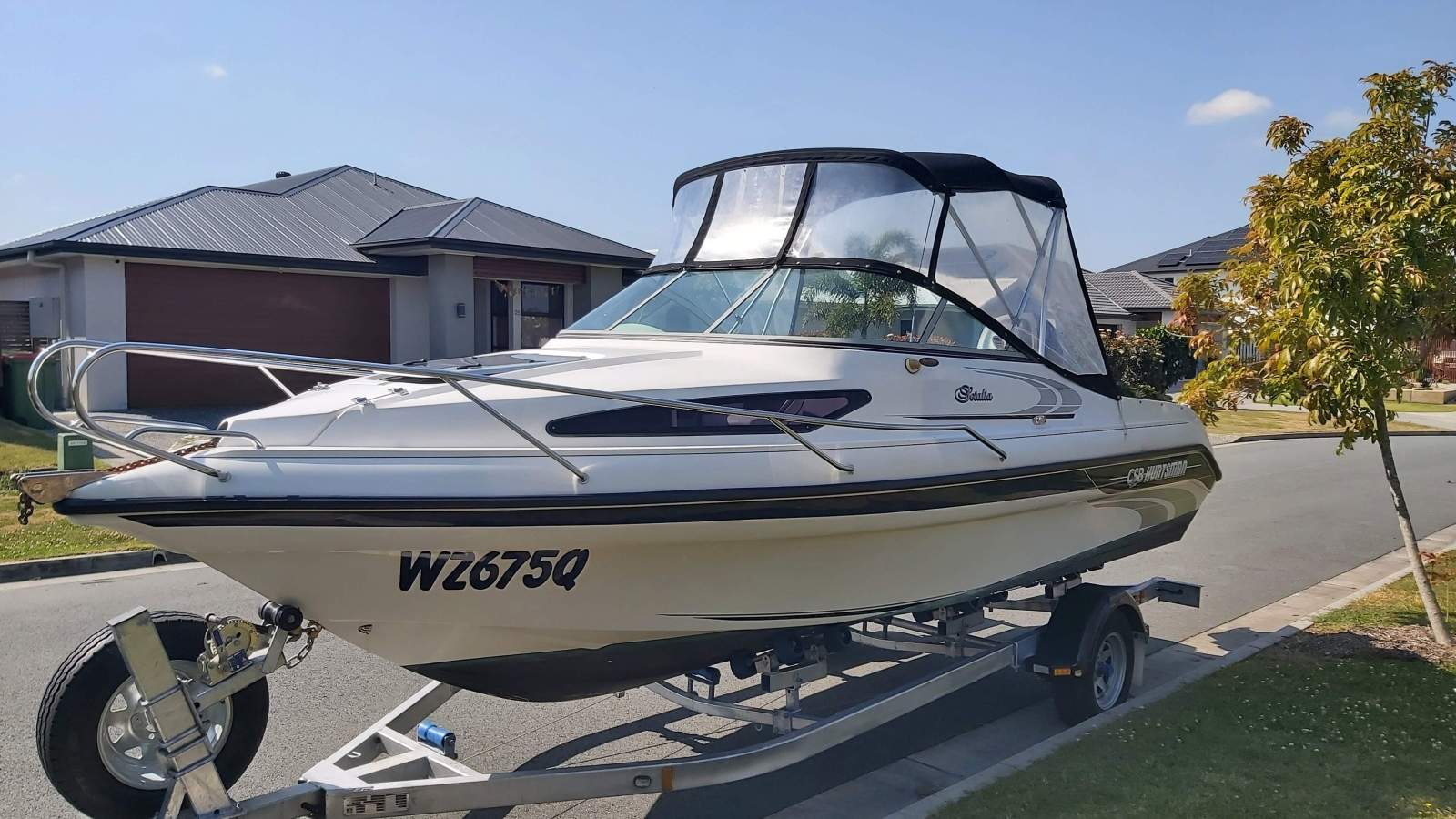 Huntsman 585 Half Cabin Cruiser
