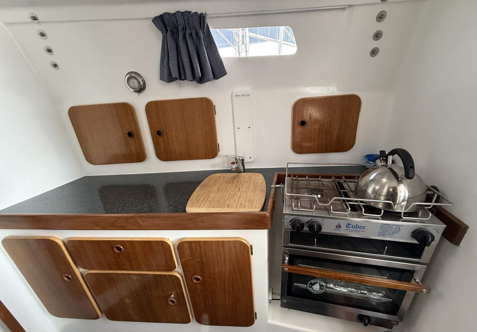 Huon Pilothouse Motor Sailer 2007 Chilln Out (37)