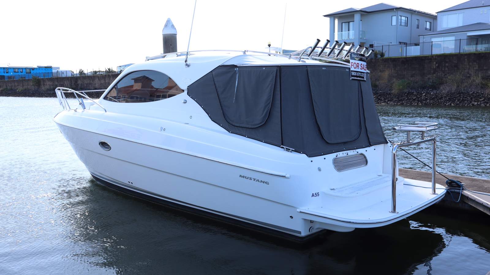 Mustang 32 Sports Cruiser - By Maritimo