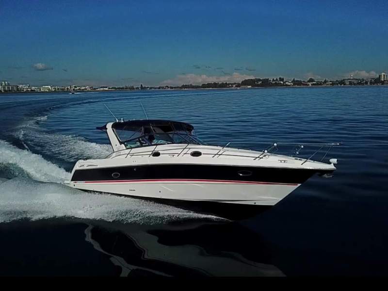 Mustang 3800 LE Sportscruiser IPS drives and diesel