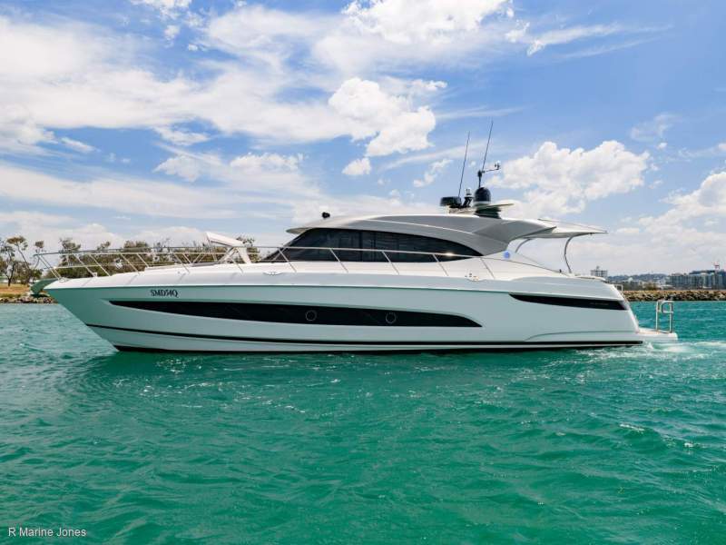 Riviera 5400 Sport Yacht Platinum Edition