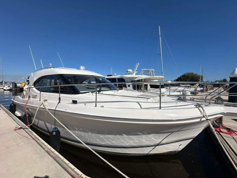 Riviera 3600 Sport Yacht