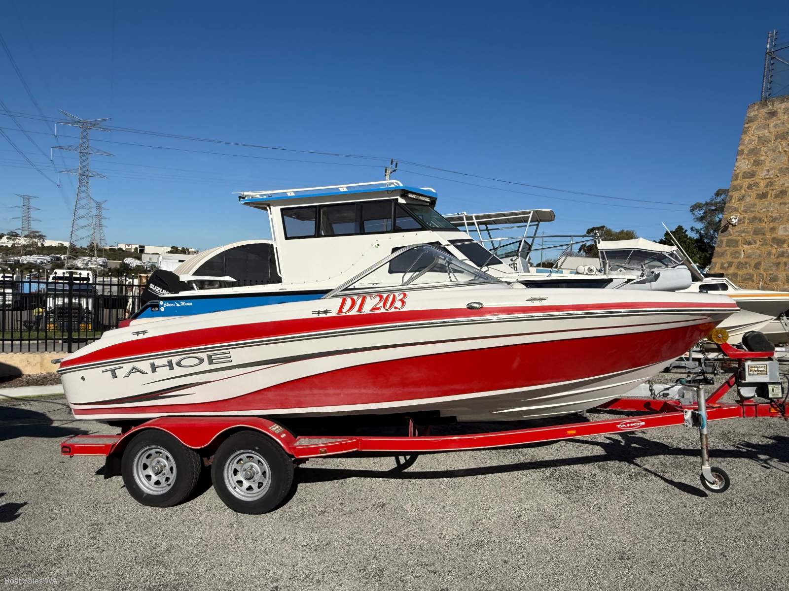 Tahoe Q6 2008 model Bowrider 4.3l Mercruiser