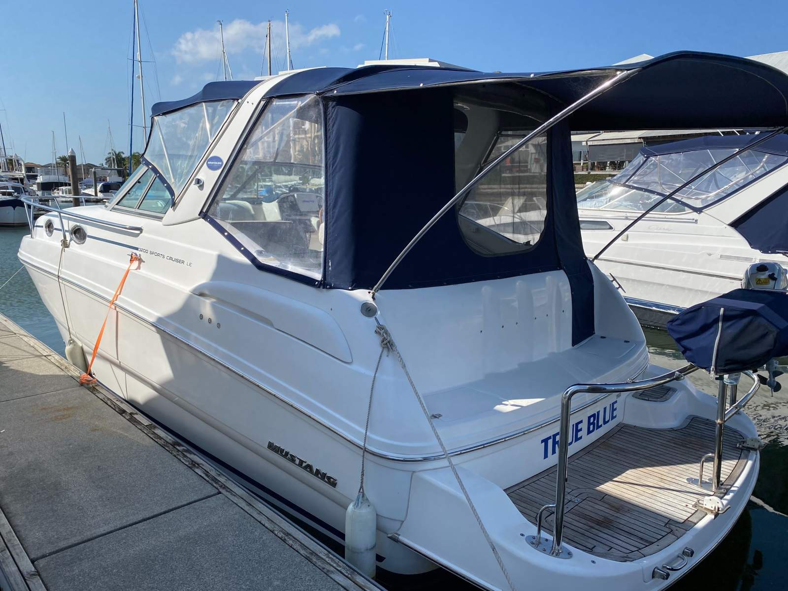 Mustang 32 Sports Cruiser
