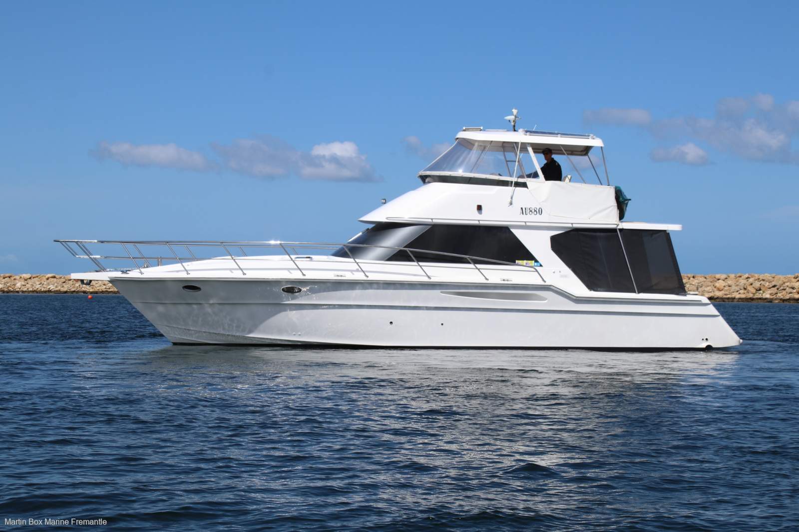 Thomascraft 43 Flybridge with Twin Cummins Diesels