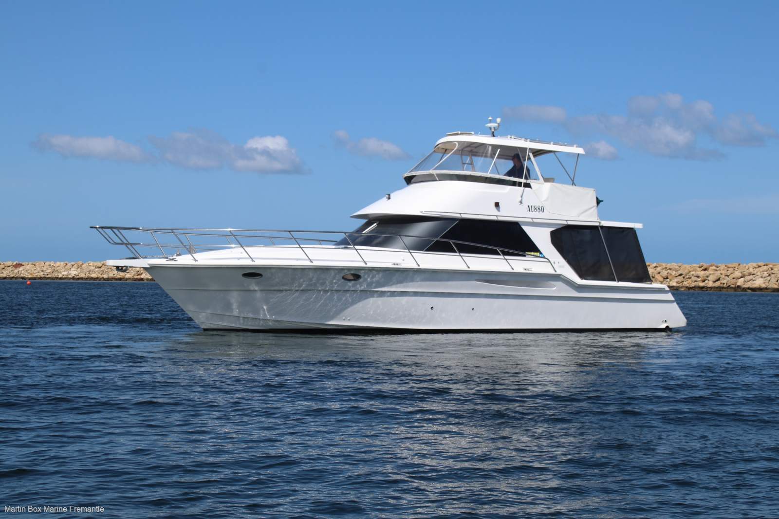 Thomascraft 43 Flybridge with Twin Cummins Diesels