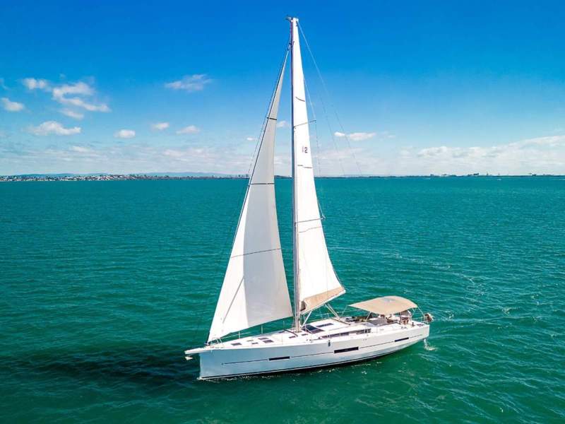 Dufour Grand Large 560