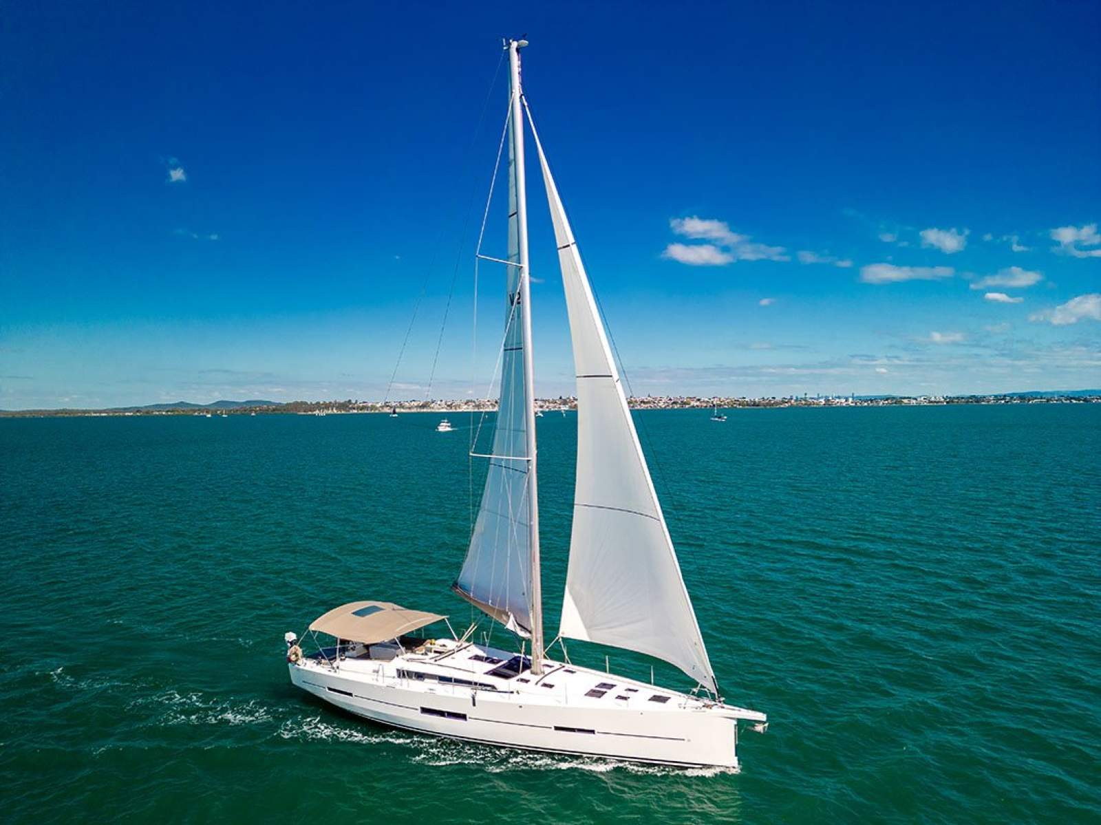 Dufour Grand Large 560