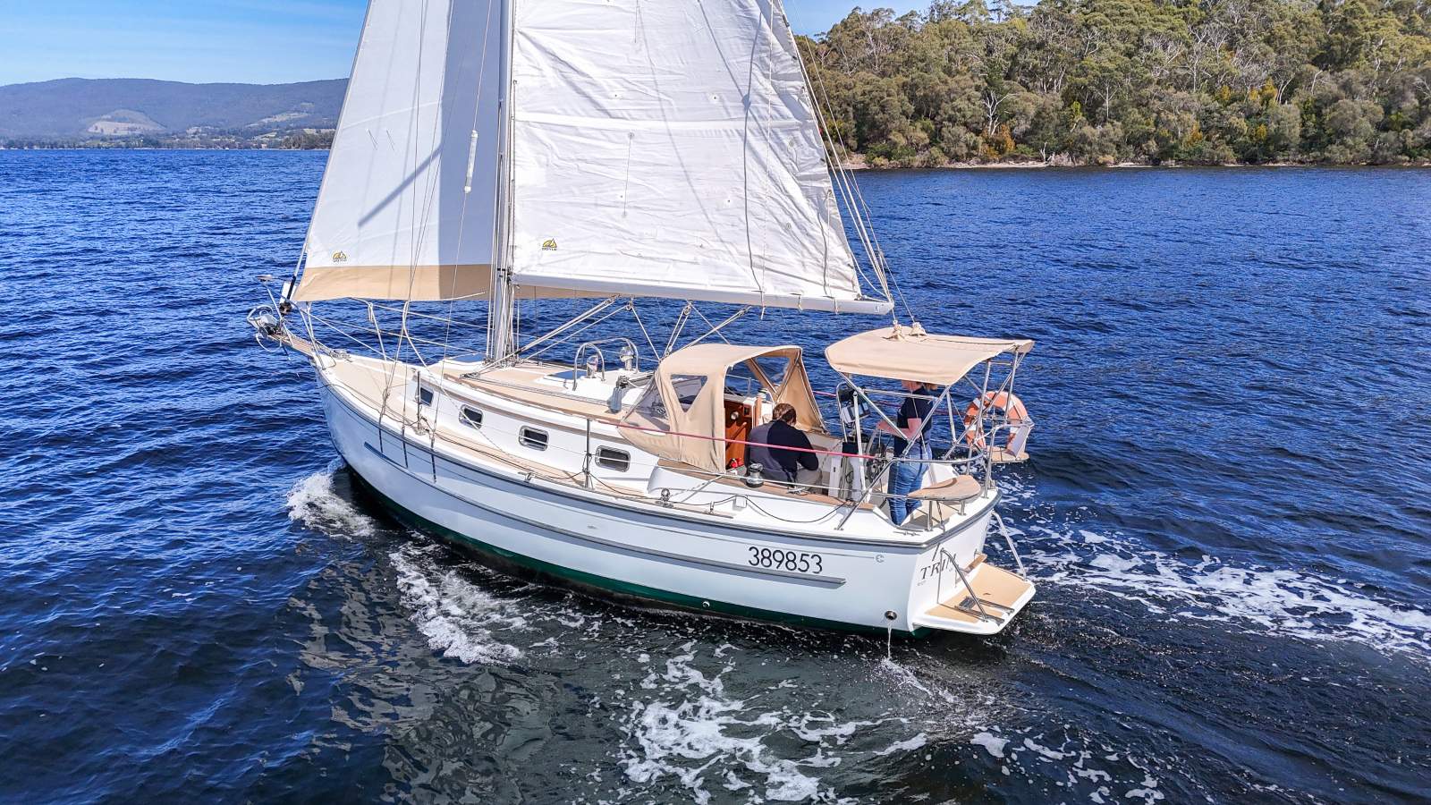 Com-pac 27 Sloop EXCEPTIONAL QUALITY, CAPABLE AND COMFORTABLE!
