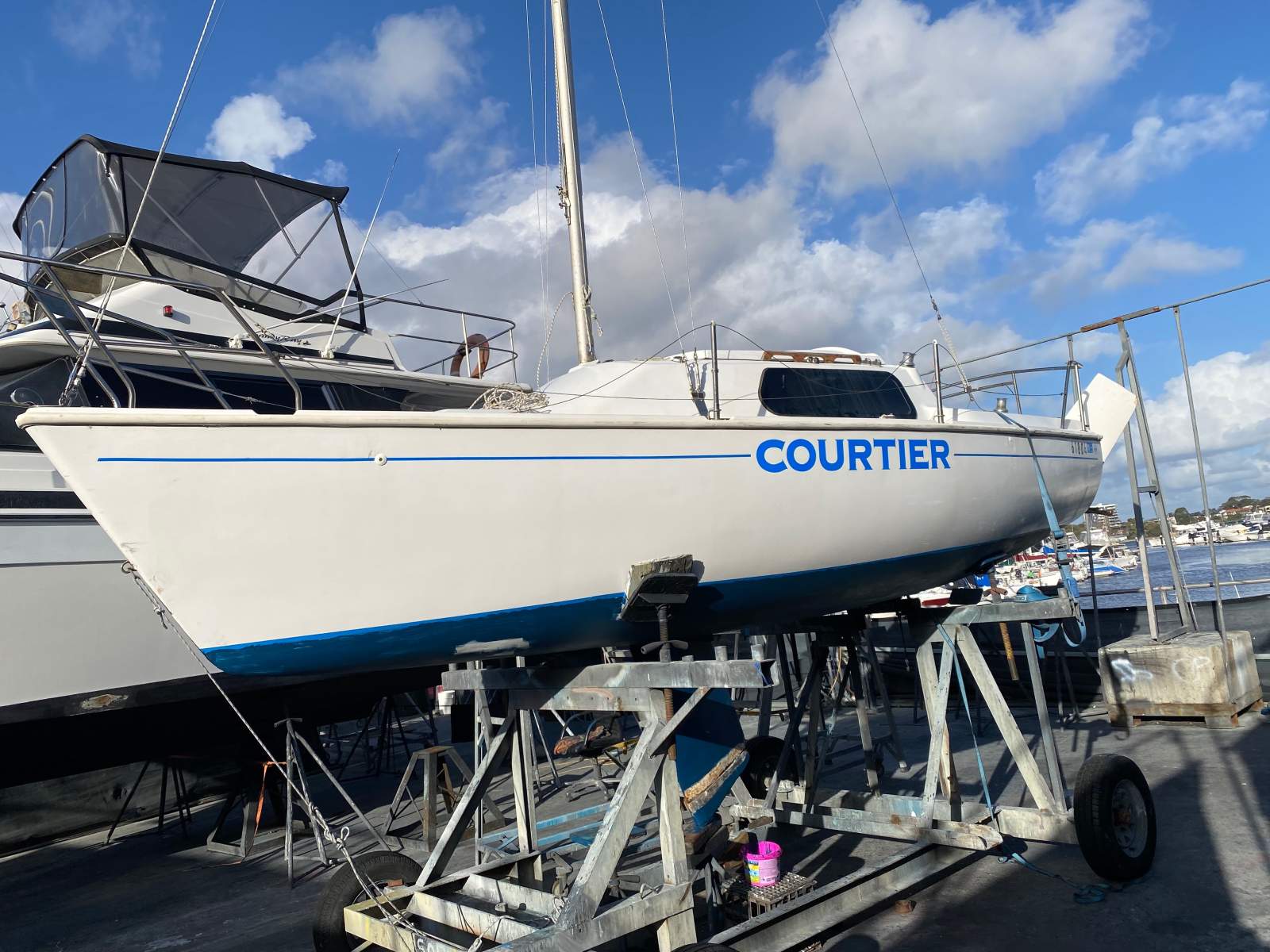 Court 650 Trailer sailer