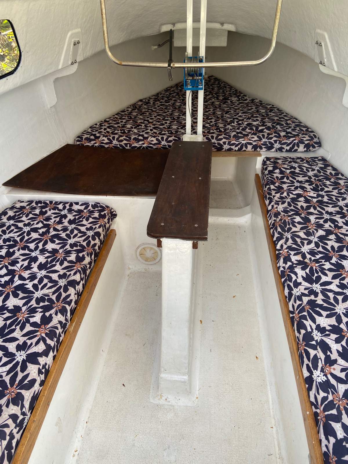 Court 650 Trailer sailer