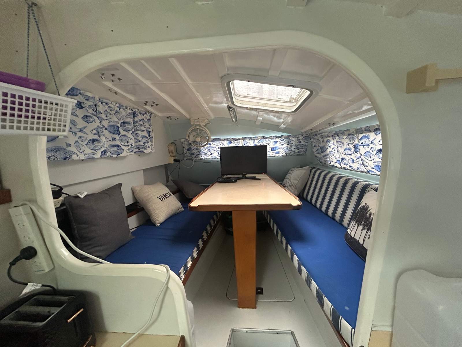 32ft. Escape Sailing Cat.