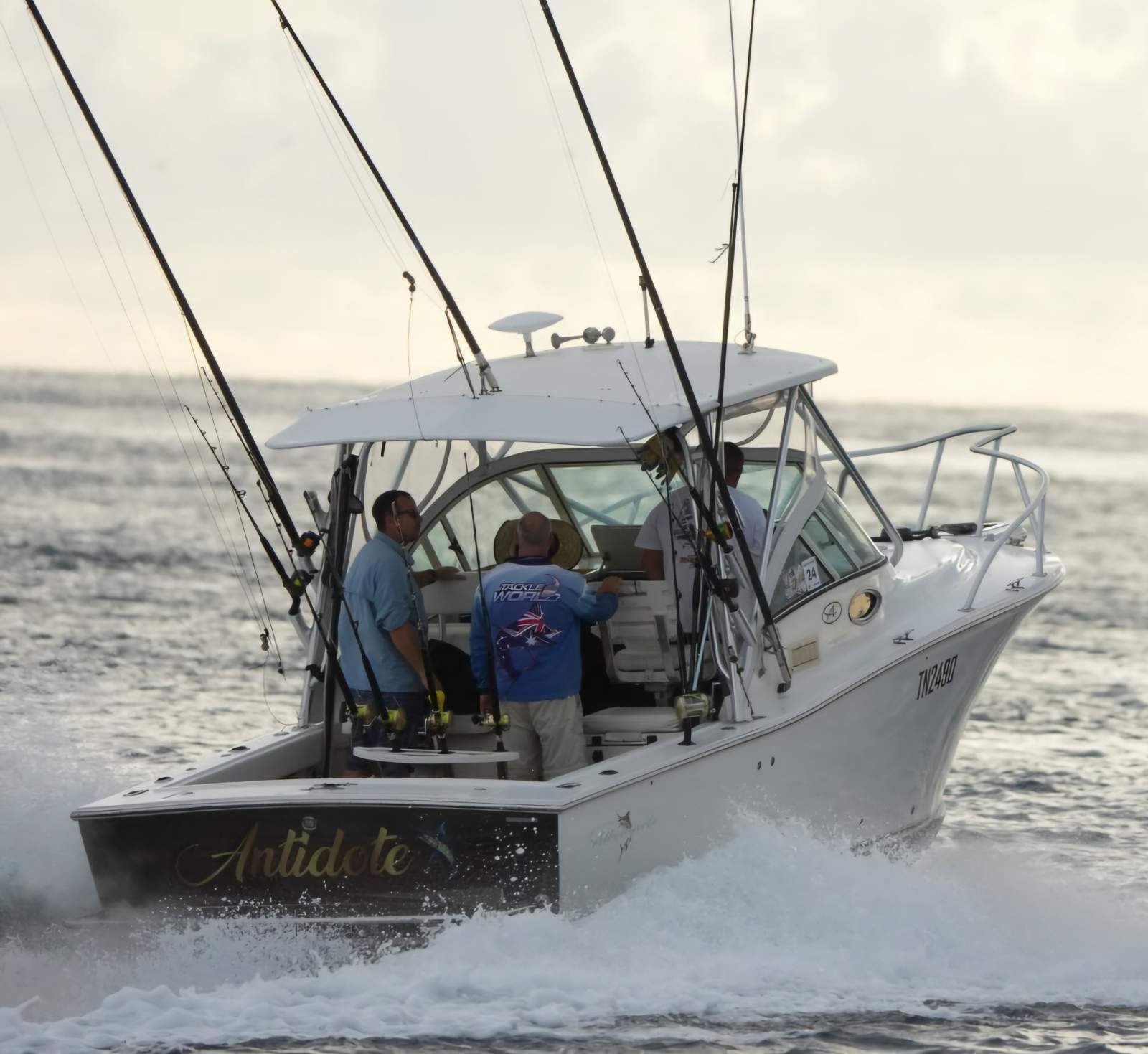 Albemarle 268 Express Fisherman 268 Express full cabin hard top