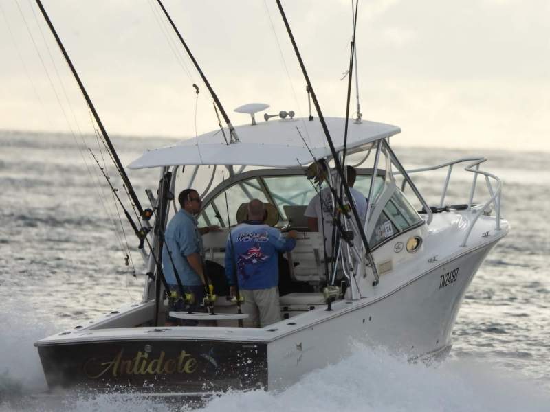 Albemarle 268 Express Fisherman 268 Express full cabin hard top