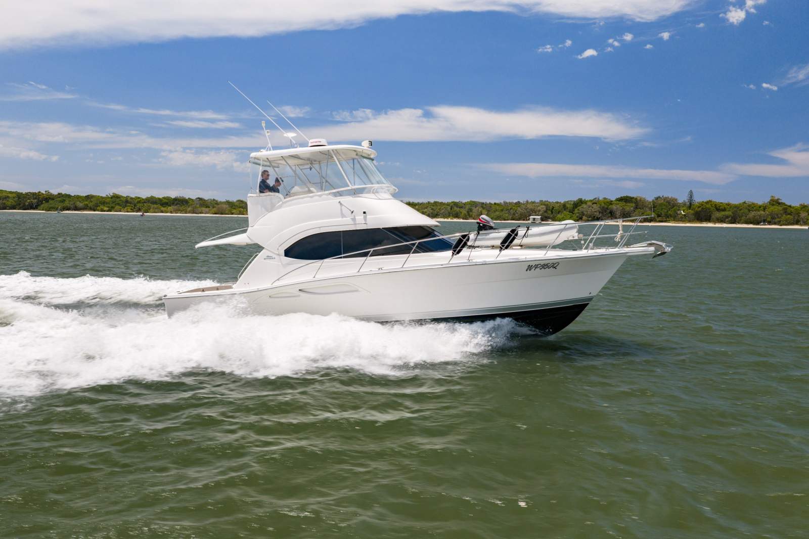 Riviera 40 Flybridge