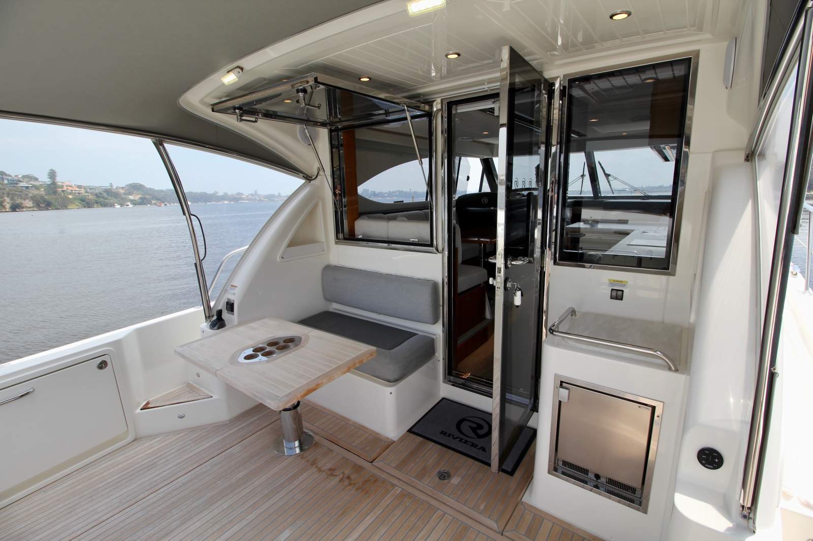 Riviera 395 SUV - R Marine Perth
