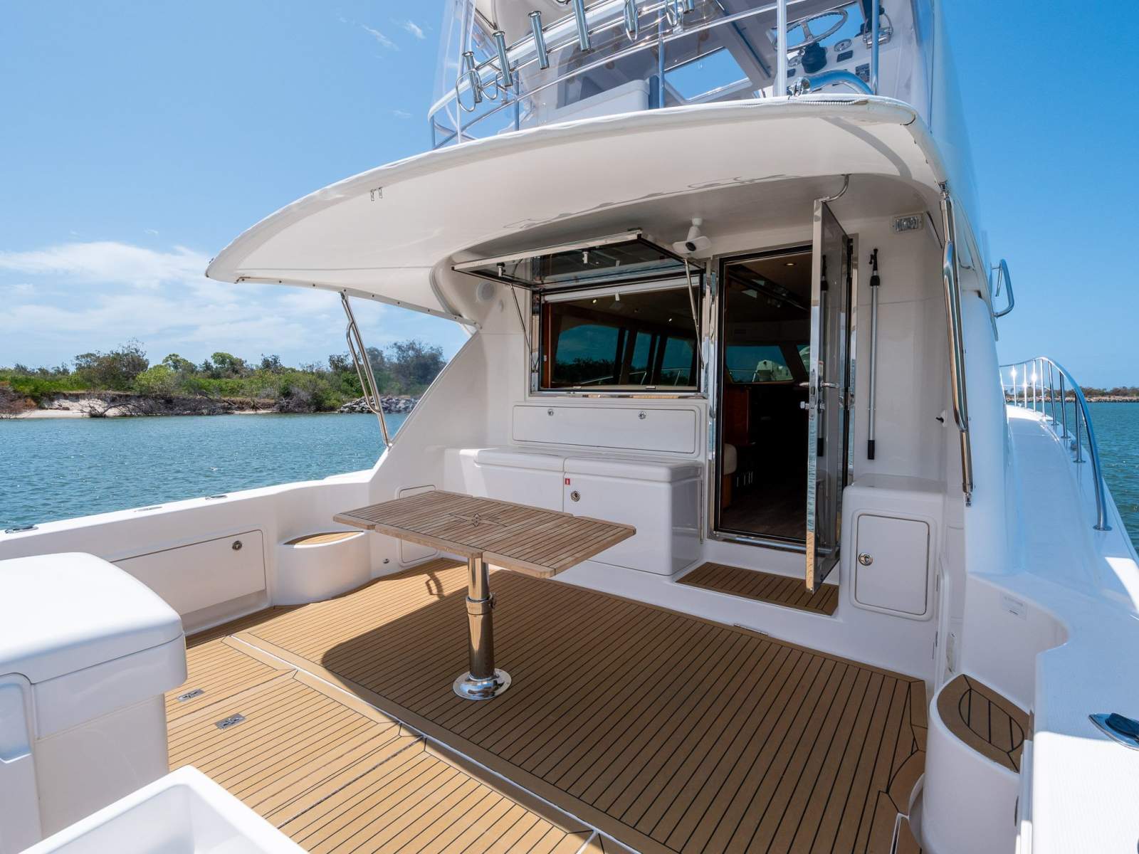 Riviera 51 Enclosed Flybridge