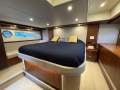 Riviera 5400 Sport Yacht