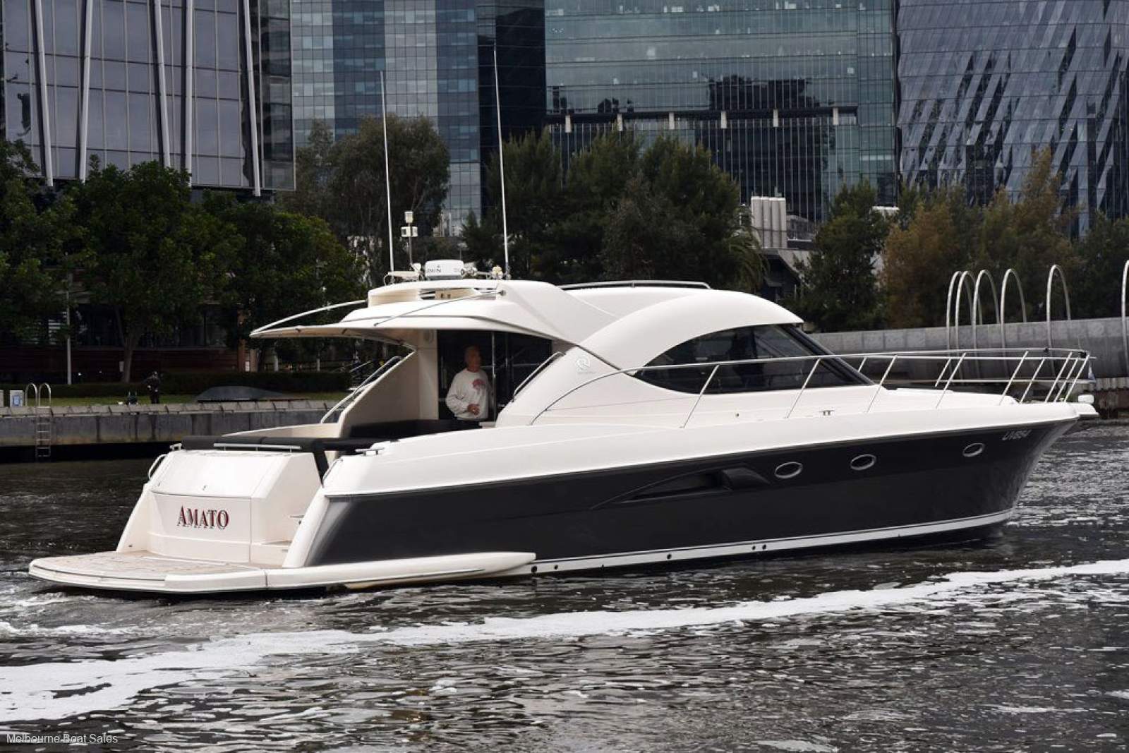 Riviera 5000 Sport Yacht - EXCEPTIONALLY MAINTAINED