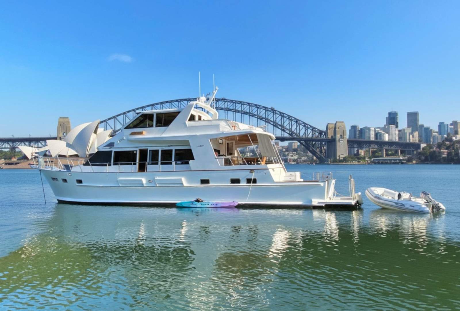 Halvorsen 65 Enclosed Flybridge Motor Yacht