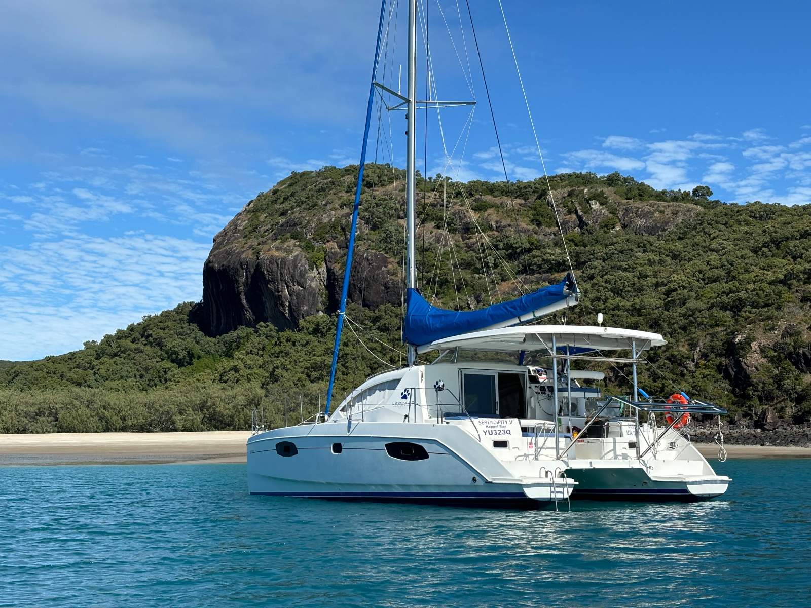 Leopard Catamarans 384