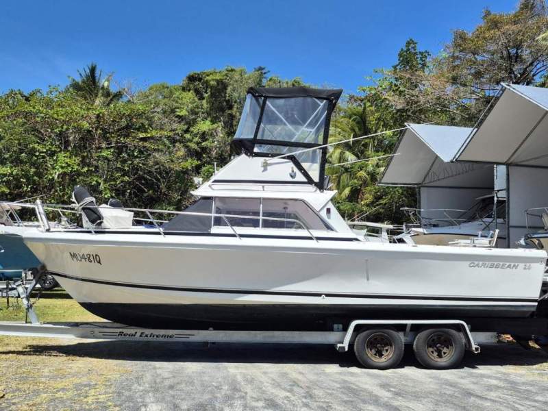 Caribbean 26 Flybridge Sports Fisherman