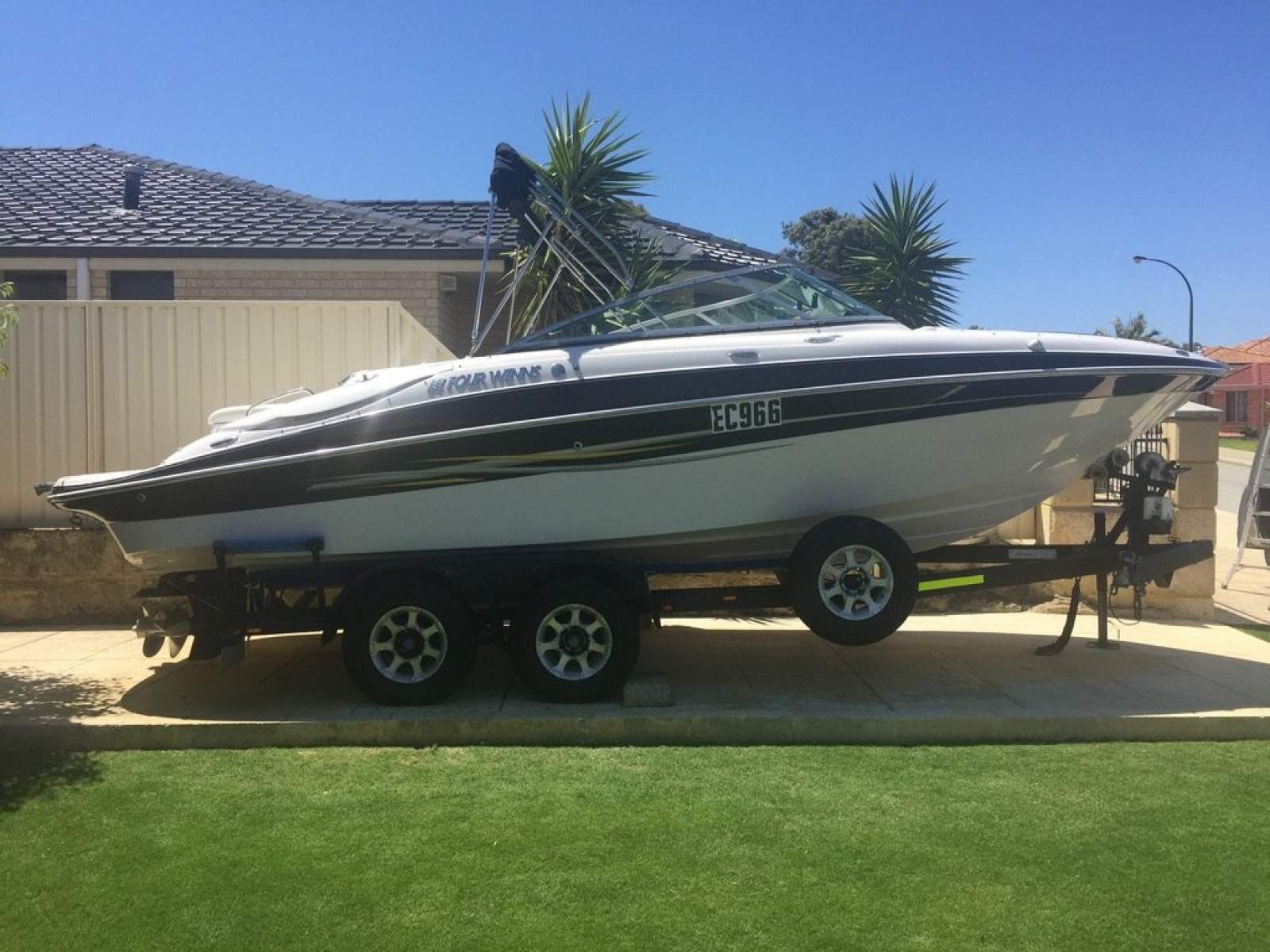 Four Winns Horizon 230