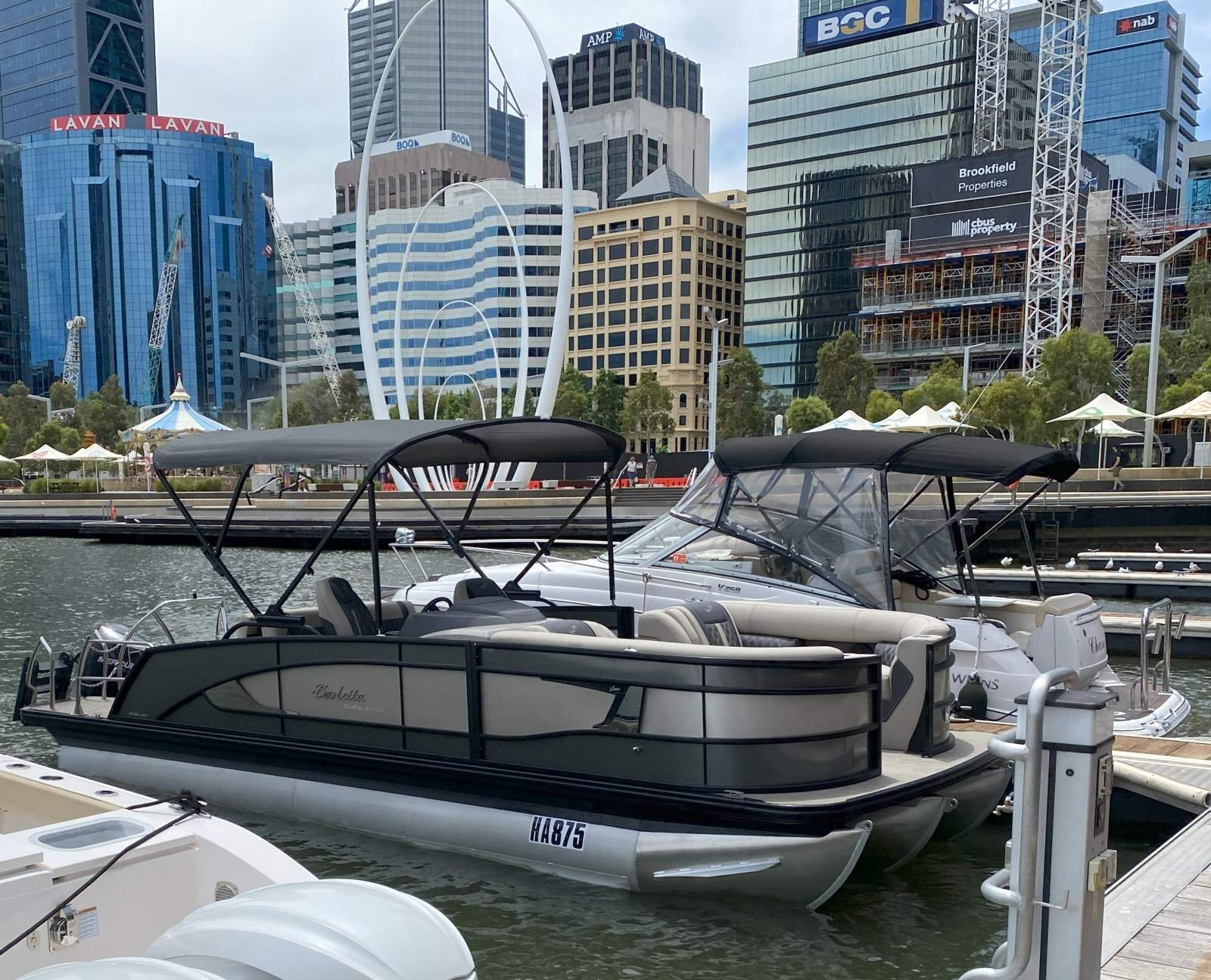 Barletta Pontoon Boats Lusso