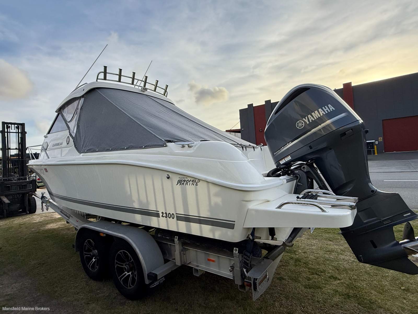 Caribbean 2300:Extended swim board