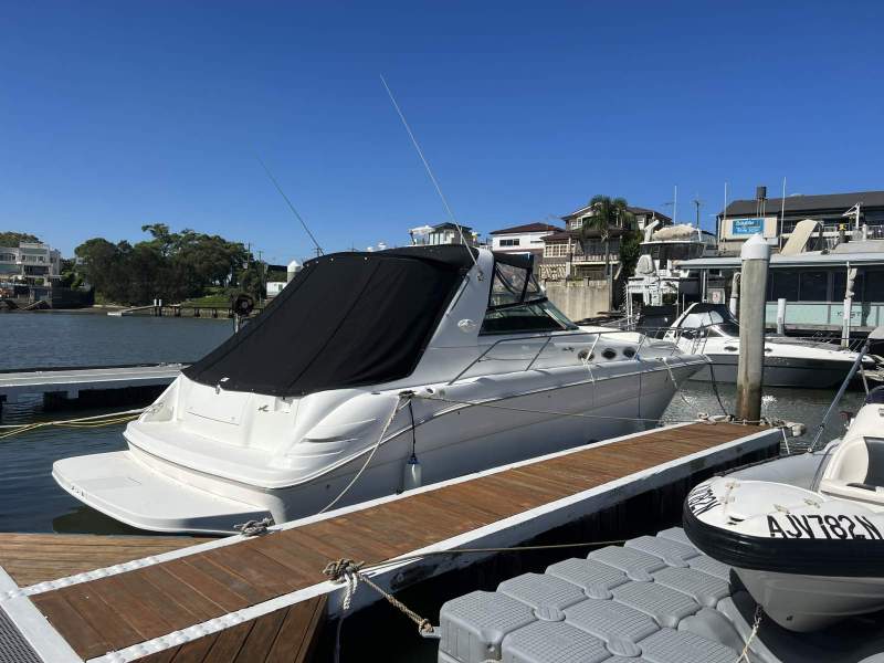 Sea Ray 370 Express