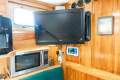 Diesel Duck Classic 44:TV on swivel mount