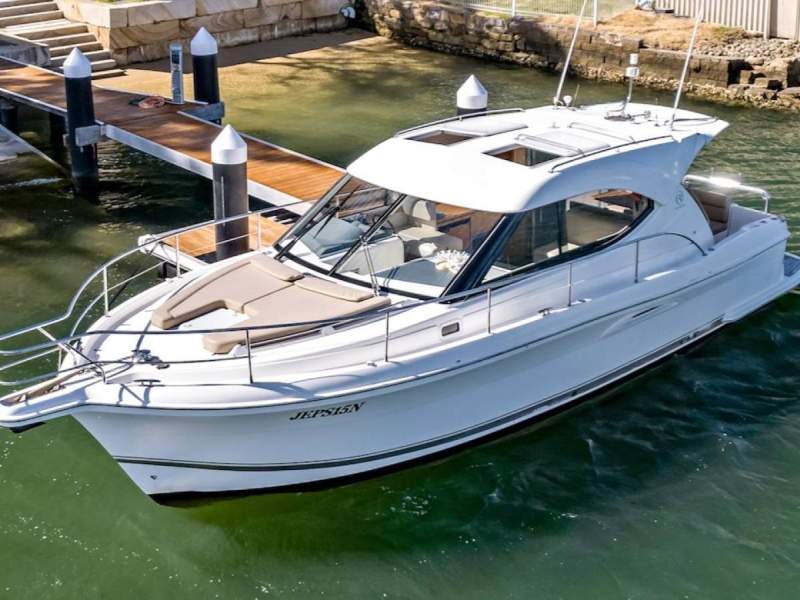 Riviera 3600 Sport Yacht
