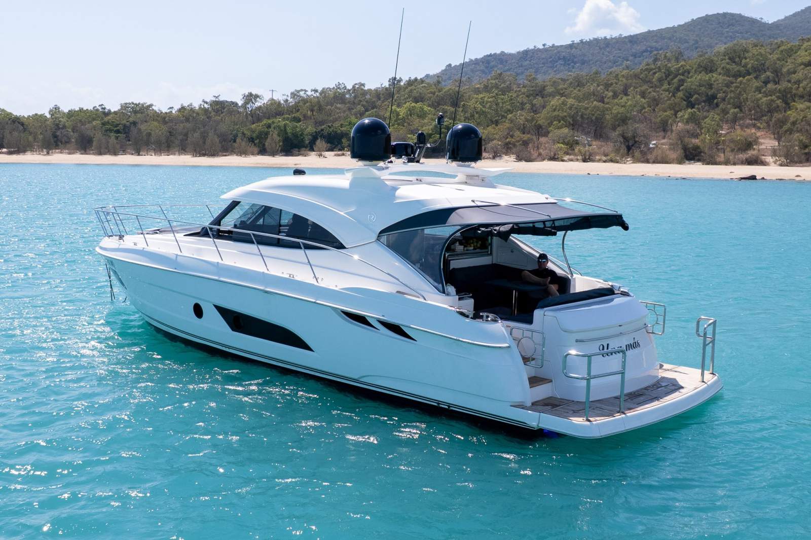 Riviera 4800 Sport Yacht