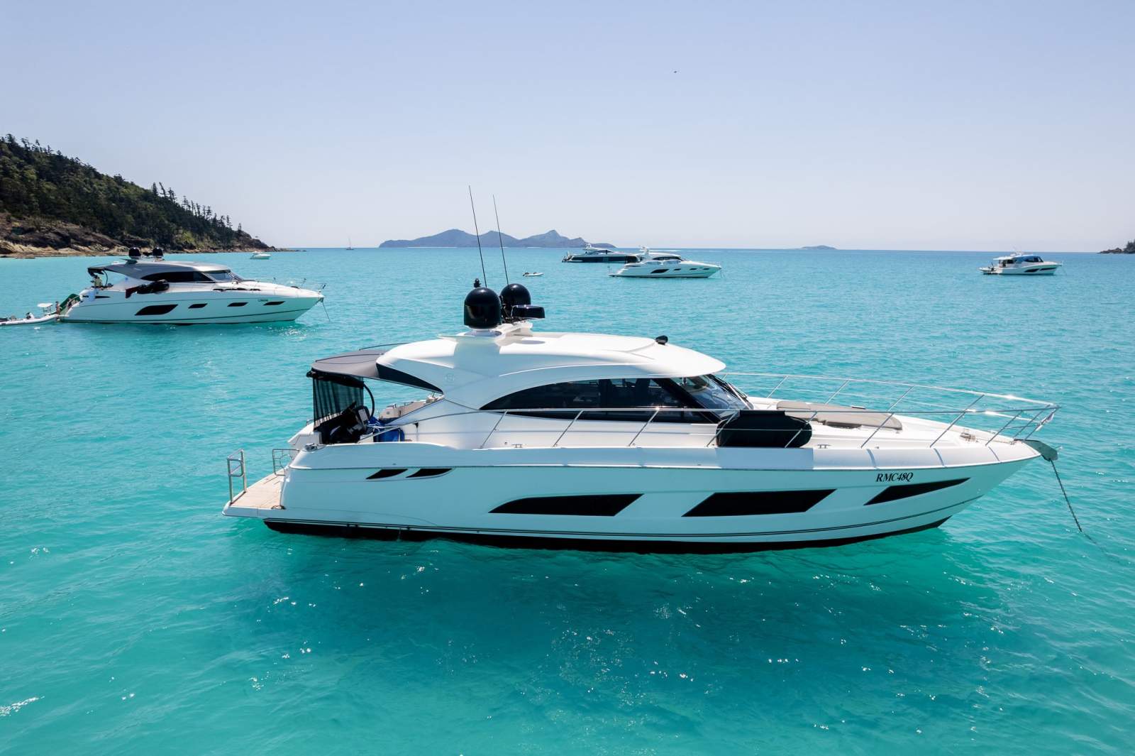 Riviera 4800 Sport Yacht