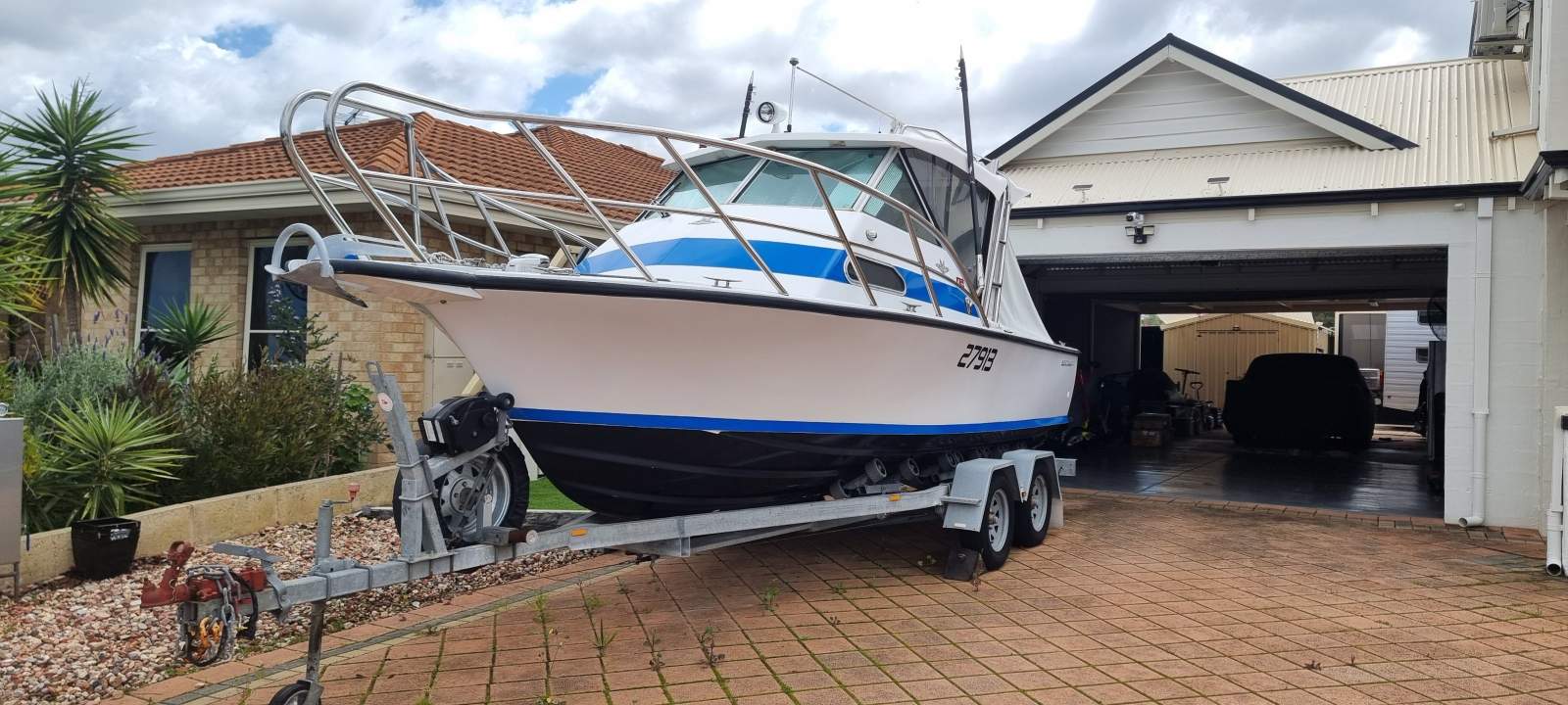 Bertram 20 Cabin Cruiser